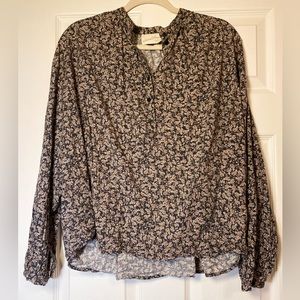 Universal Thread flower pattern top